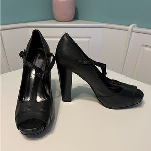 Women’s Black Heels, Simply Vera Wang, Size 8